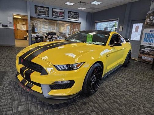 2017 Ford Shelby GT350R Base
