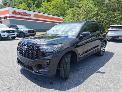 Agate Black Metallic 2026 Ford Explorer ST-Line
