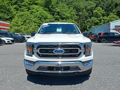 Oxford White 2022 Ford F-150 XLT