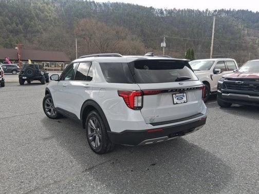 Space White Metallic 2026 Ford Explorer Active