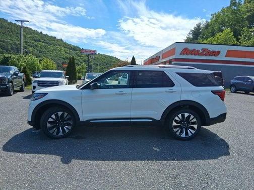 Star White Metallic Tri-Coat 2026 Ford Explorer Platinum