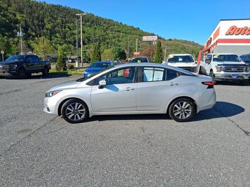Brilliant Silver Metallic 2020 Nissan Versa 1.6 SV