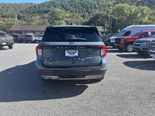 2025 Ford Explorer Active 4WD