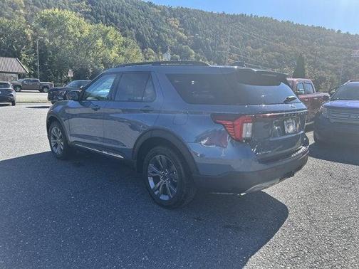 2025 Ford Explorer Active 4WD