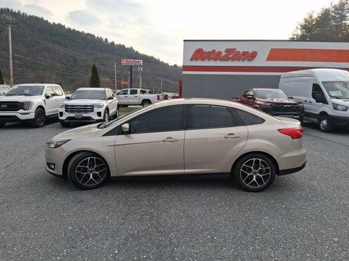 White Gold 2018 Ford Focus SEL