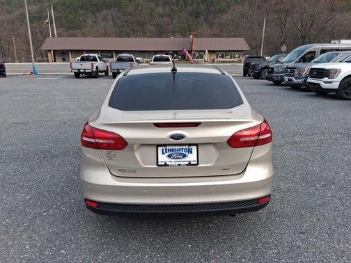 White Gold 2018 Ford Focus SEL