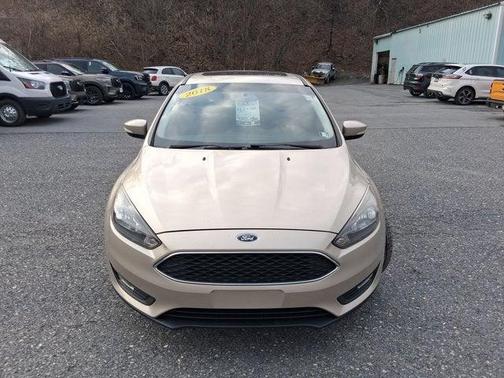 White Gold 2018 Ford Focus SEL