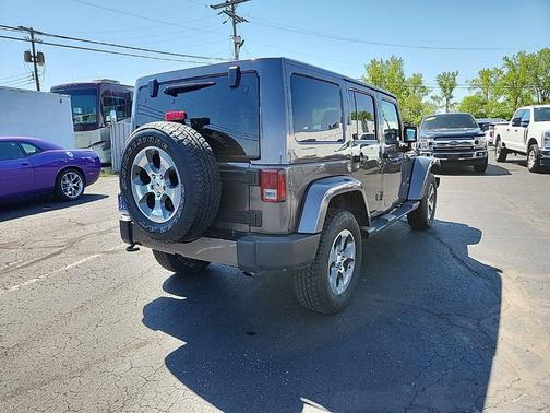 Granite Crystal Metallic Clearcoat 2018 Jeep Wrangler JK Unlimited Sahara