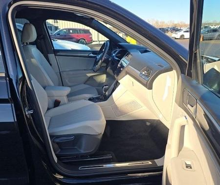 2023 Volkswagen Tiguan 2.0T SE R-Line Black 4MOTION