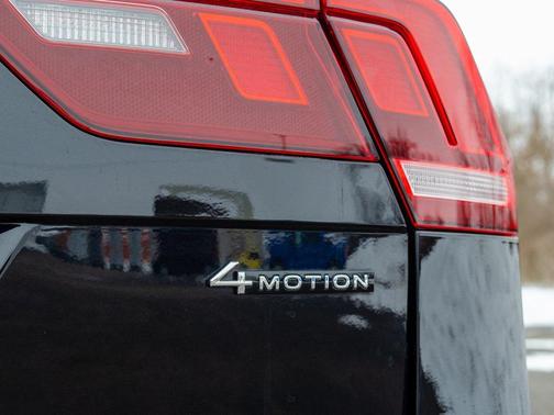 2023 Volkswagen Tiguan 2.0T SE R-Line Black 4MOTION