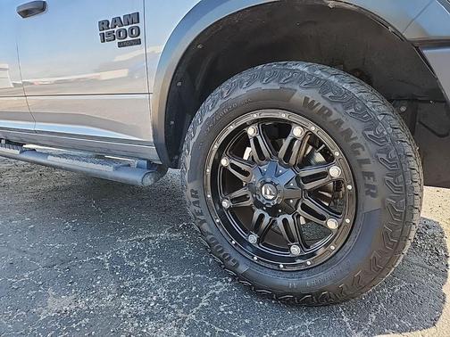 Billet Silver Metallic Clearcoat 2021 RAM 1500 Classic Warlock Quad Cab 4x2 6'4' Box