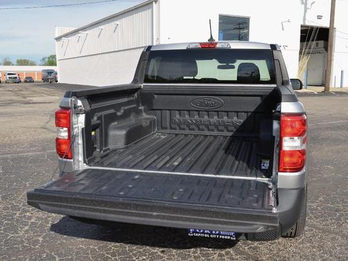 Iconic Silver Metallic 2024 Ford Maverick XLT