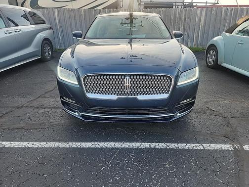 Sapphire Blue Metallic 2017 Lincoln Continental Reserve