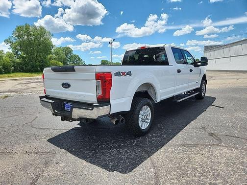 Oxford White 2017 Ford F-250 XLT