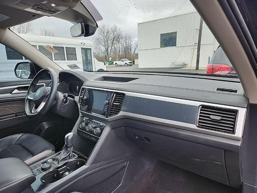 2022 Volkswagen Atlas 3.6L SEL Premium