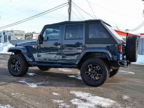 2017 Jeep Wrangler Unlimited Sahara