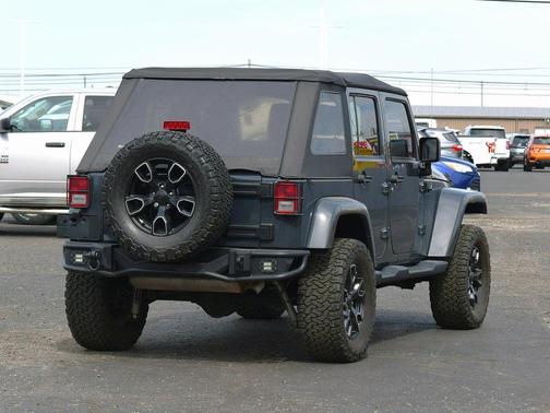 2017 Jeep Wrangler Unlimited Sahara