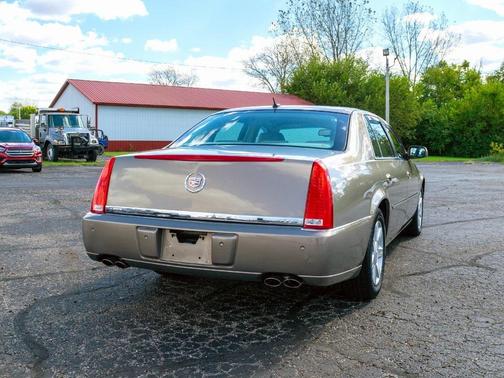 2006 Cadillac DTS Base