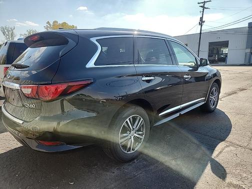 2016 INFINITI QX60 Base