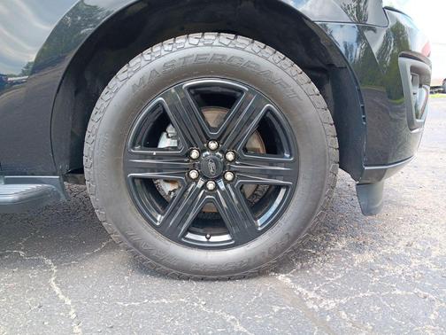 Agate Black 2020 Ford Expedition XLT