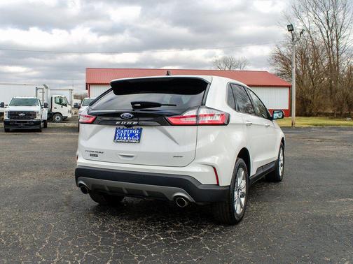 2022 Ford Edge Titanium