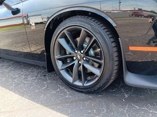 Pitch Black Clearcoat 2019 Dodge Challenger R/T Scat Pack