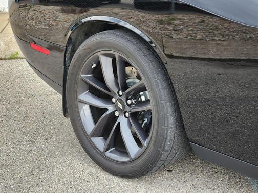 Pitch Black Clearcoat 2019 Dodge Challenger R/T Scat Pack
