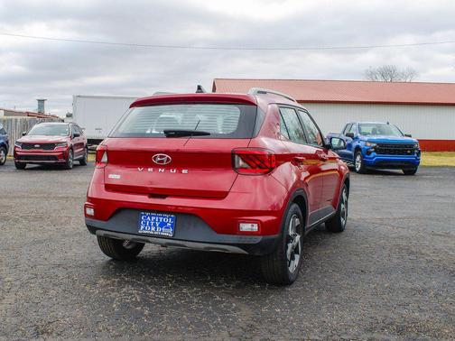 2021 Hyundai VENUE SEL