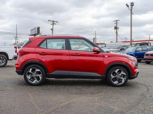 2021 Hyundai VENUE SEL