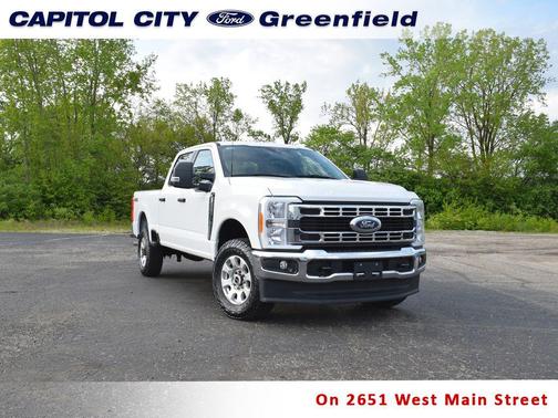 Oxford White 2023 Ford F-250 XLT