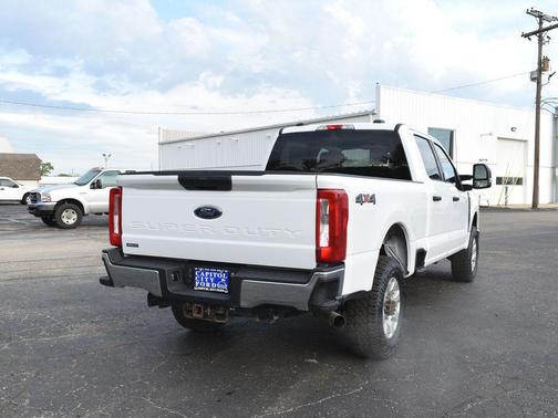 Oxford White 2023 Ford F-250 XLT