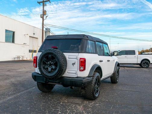 2022 Ford Bronco Black Diamond