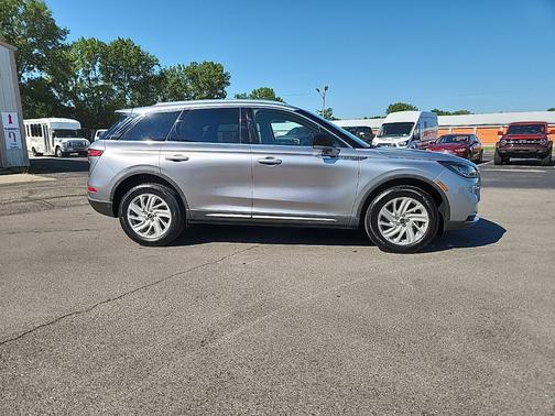 Radiance Metallic 2022 Lincoln Corsair Standard