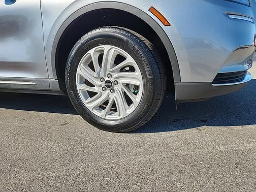 Radiance Metallic 2022 Lincoln Corsair Standard