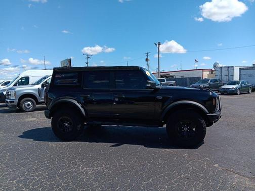 Shadow Black 2022 Ford Bronco Wildtrak
