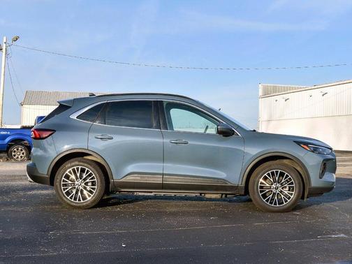 2023 Ford Escape PHEV SE