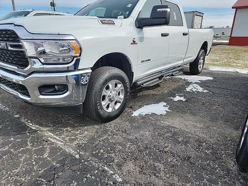 2024 RAM 3500 Big Horn Crew Cab 4x4 8' Box