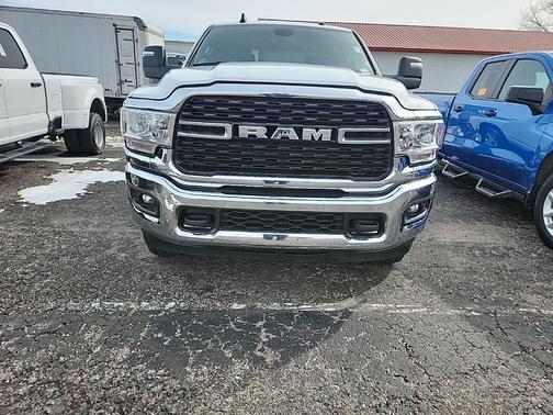 2024 RAM 3500 Big Horn Crew Cab 4x4 8' Box
