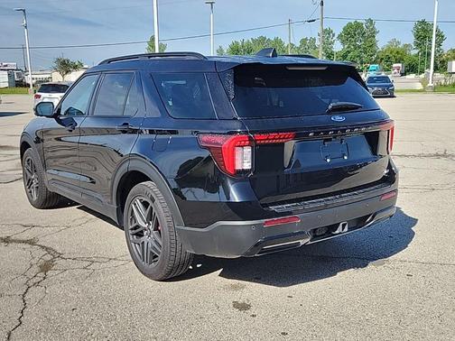 Black Metallic 2025 Ford Explorer ST-Line
