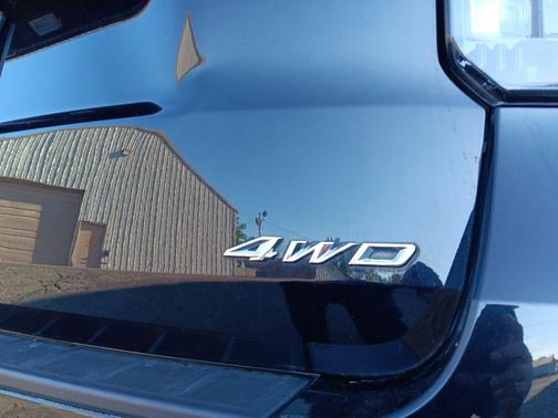 Black Metallic 2025 Ford Explorer ST-Line