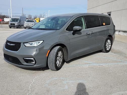 2023 Chrysler Pacifica Touring L
