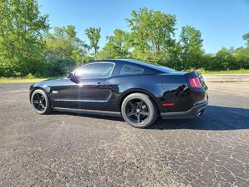 Ebony 2011 Ford Mustang GT Premium