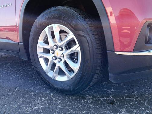 Cajun Red Tintcoat 2021 Chevrolet Traverse LT Leather