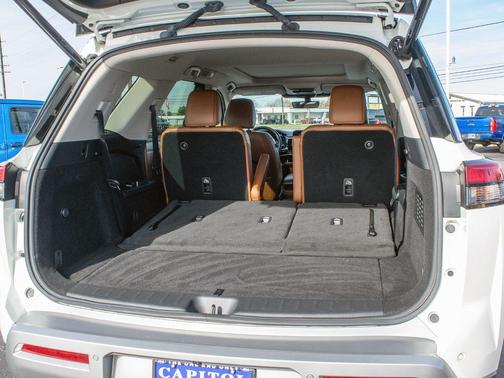 2024 Nissan Pathfinder Platinum 4WD