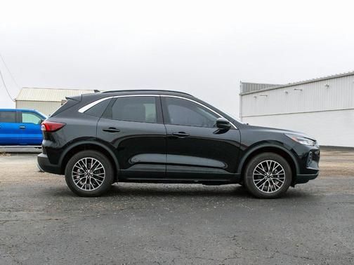 2024 Ford Escape PHEV SE