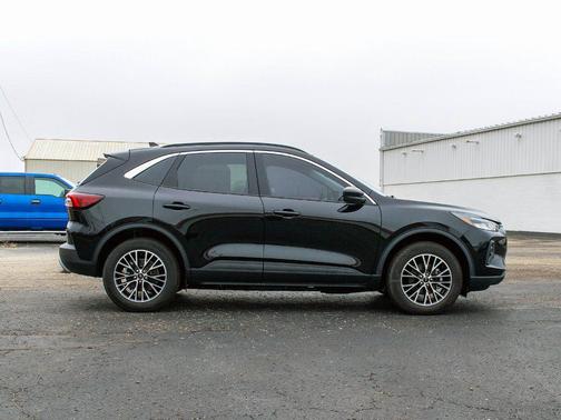 2024 Ford Escape PHEV SE