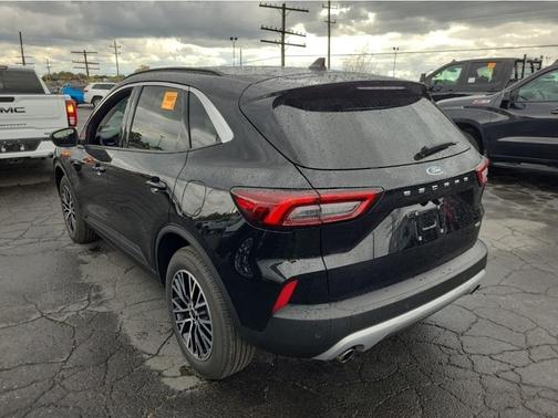 2024 Ford Escape PHEV SE