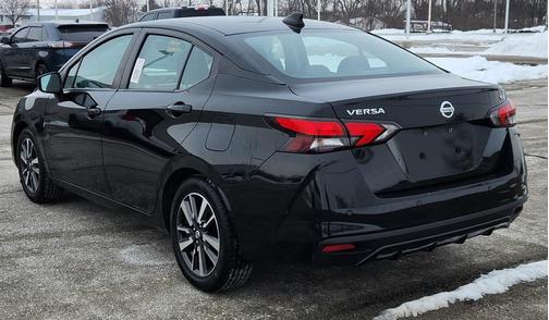 2022 Nissan Versa 1.6 SV