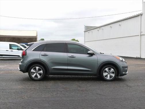 2017 Kia Niro LX