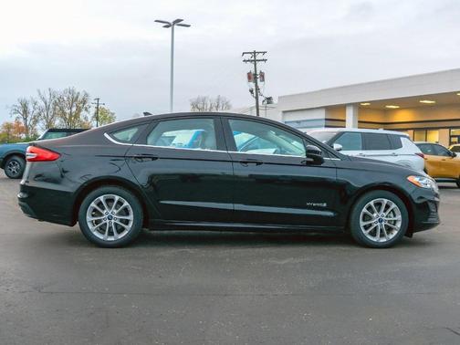 2019 Ford Fusion Hybrid SE